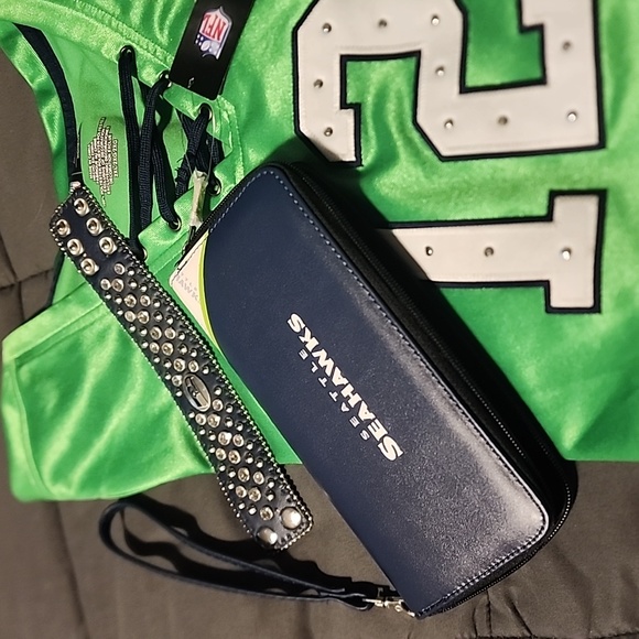 NFL SEATTLE SEAHAWKS WALLET/ WRISTLET NWT - Picture 6 of 6